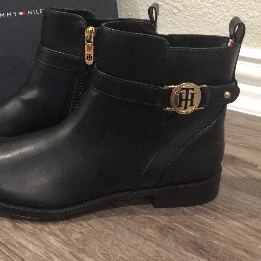 ONE MORE LEFT Tommy Hilfiger Rumore black boots - Picture 3 of 8